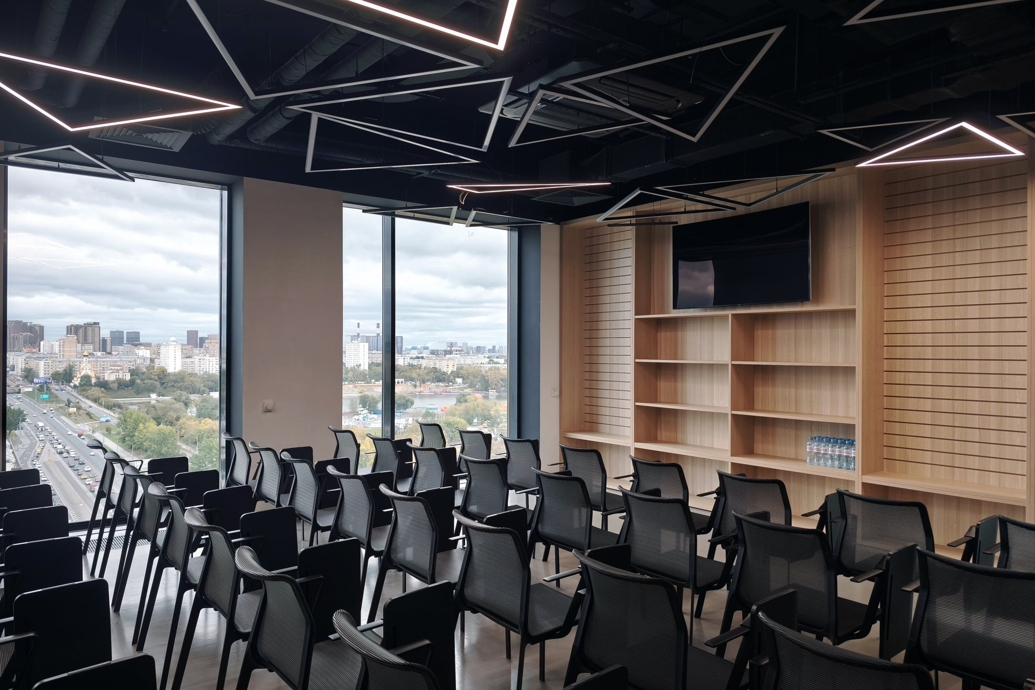 Конференц-зал открылся в YES Technopark 