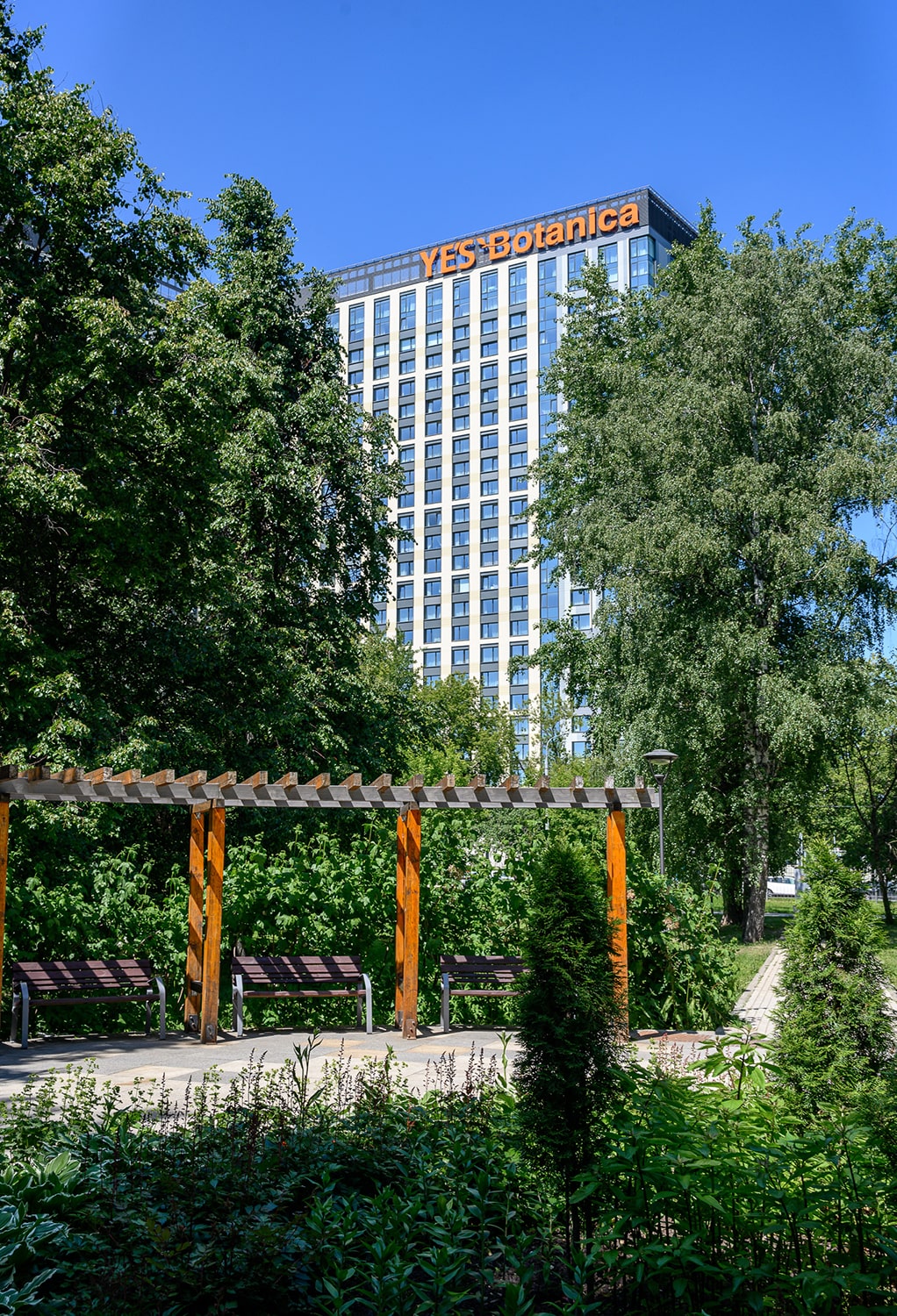 YE'S Botanica – 3 года!
