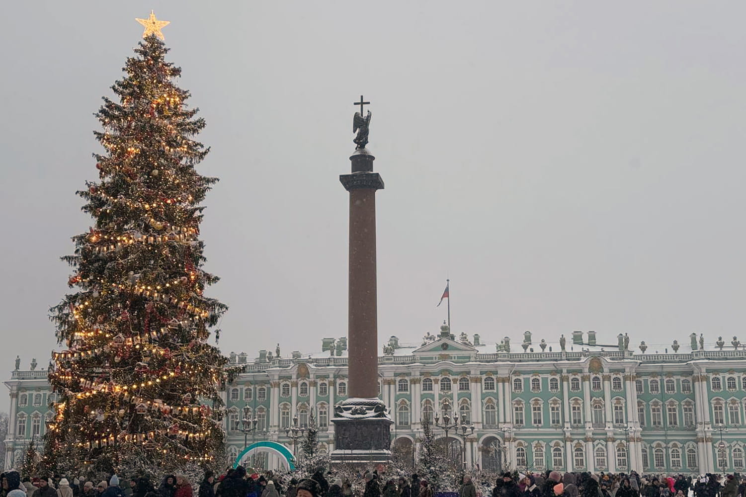 Дворцовая площадь.jpg