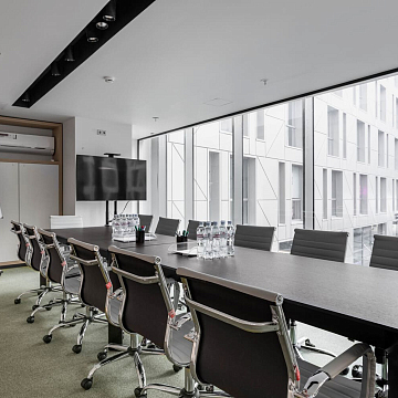 Средняя переговорная YES Марата