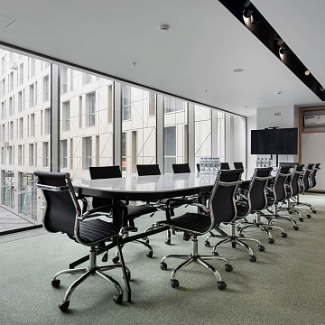 Большая переговорная YES Марата