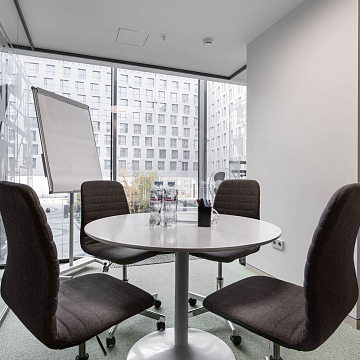 Малая переговорная YES Марата