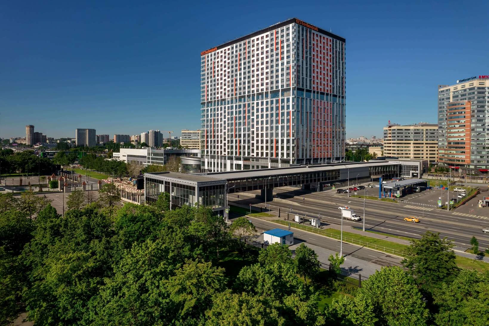 YES Technopark принимает первых гостей!