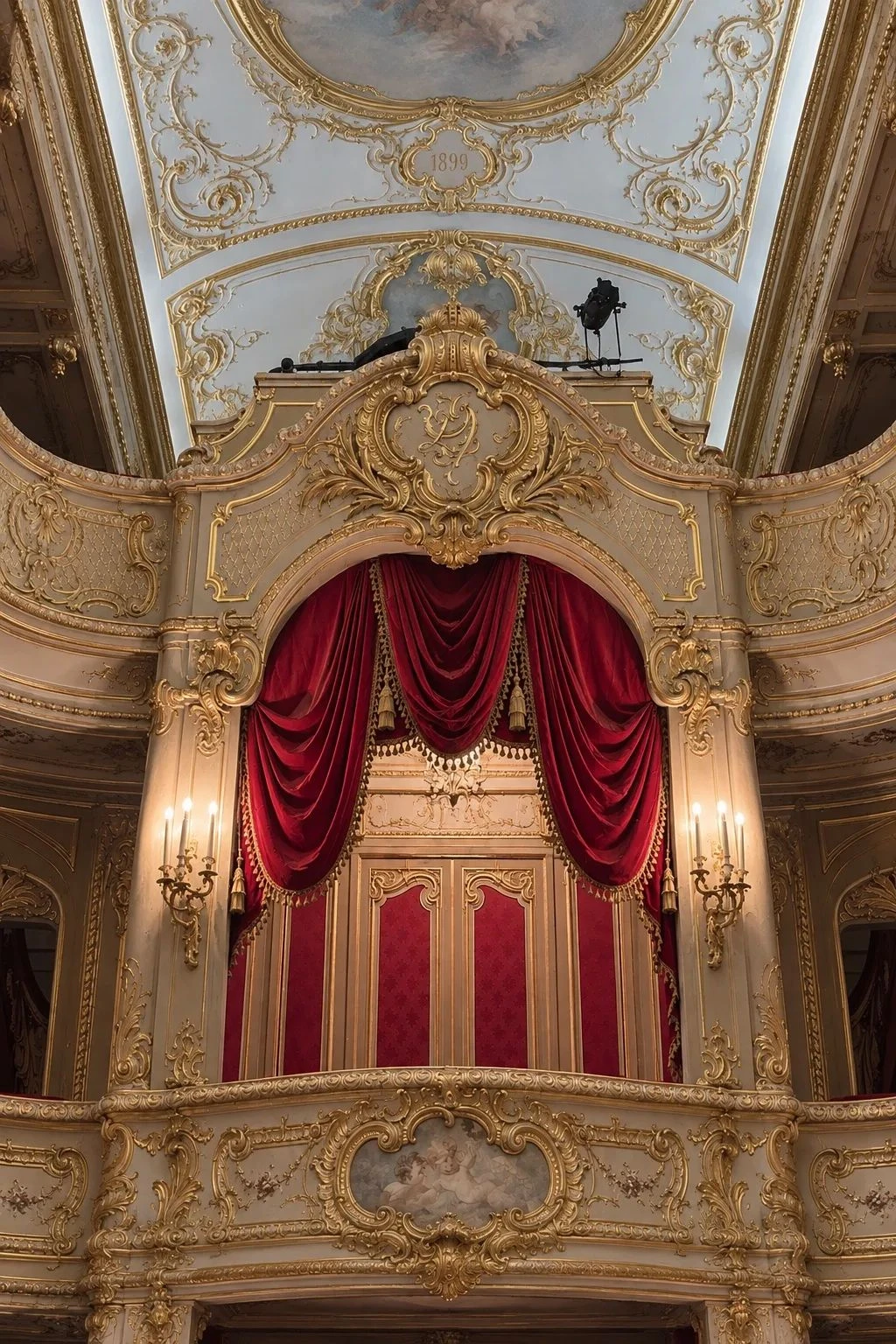 preview_Театральный сезон в Петербурге: какие театры и спектакли выбрать туристу