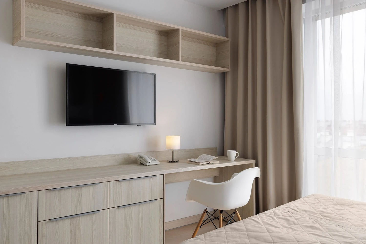 Plasma TV with access to Russian and international channels